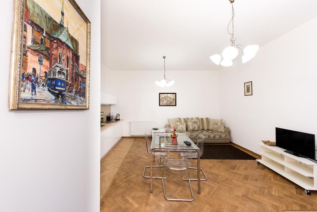 Golebia 3 Apartment